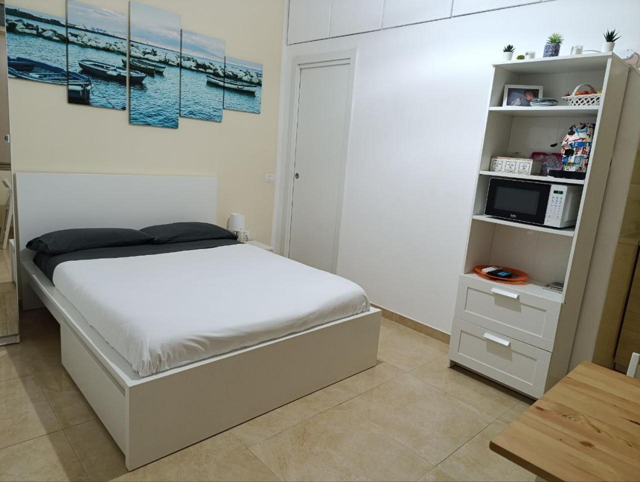 Ciervo'S Home -Appartamento Smart Nel Cuore Di Napoli Exterior foto